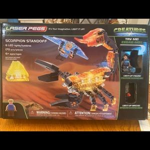 Laser Pegs Scorpion Stand-off / 6 LED Lights /